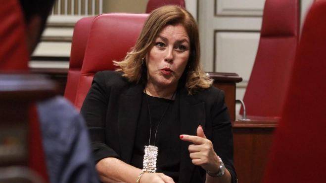 Astrid Pérez se explica durante el encuentro con Atlántico Hoy. / ÁLVARO OLIVER-AH Astrid Pérez se explica durante el encuentro con Atlántico Hoy. / ÁLVARO OLIVER-AH