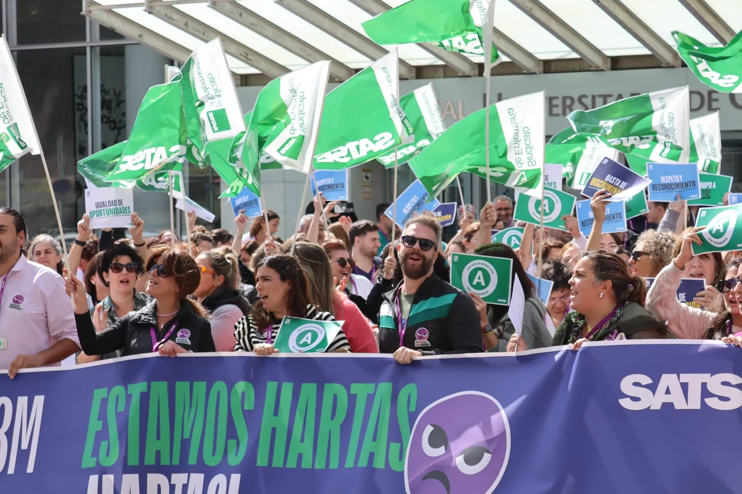 Concentración de las enfermeras convocadas por el sindicato Satse. / AINOHA CRUZ-AH