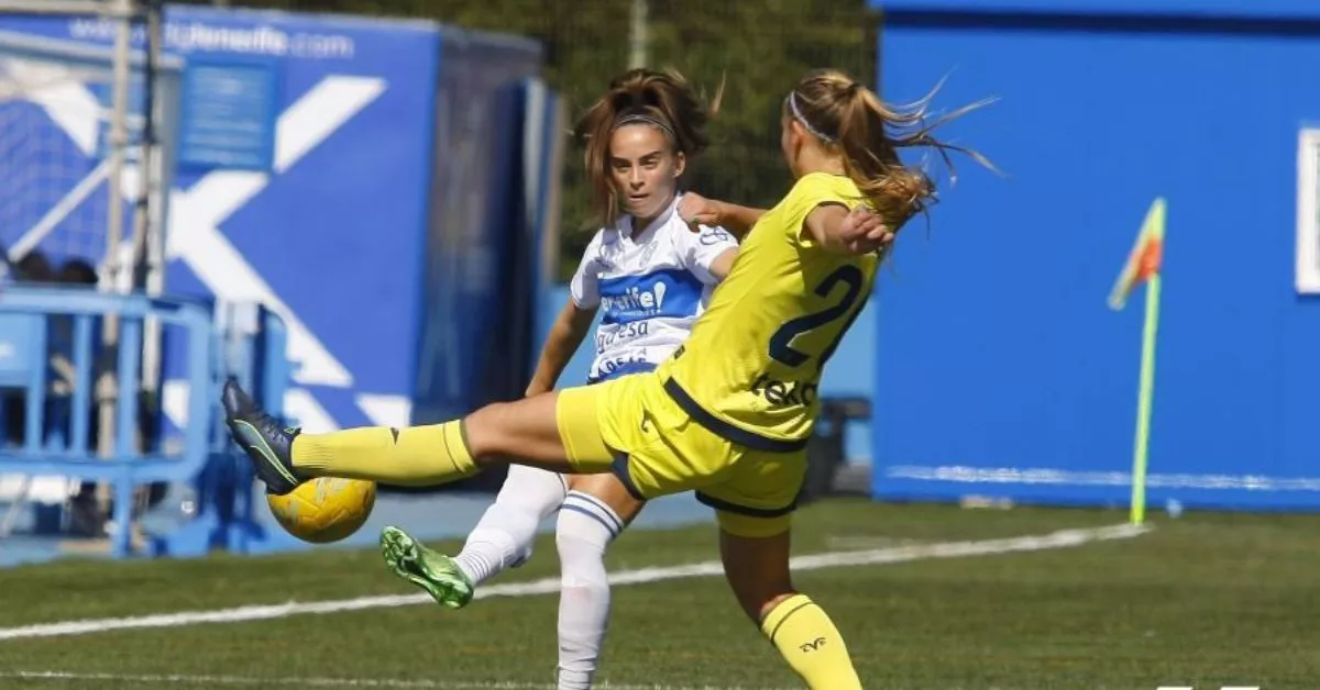 El centro desde la izquierda de Babajide fue rematado en el segundo palo por Clau Blanco, que la cruzó para empatar 1-1 en el minuto 39./ LiGA F.