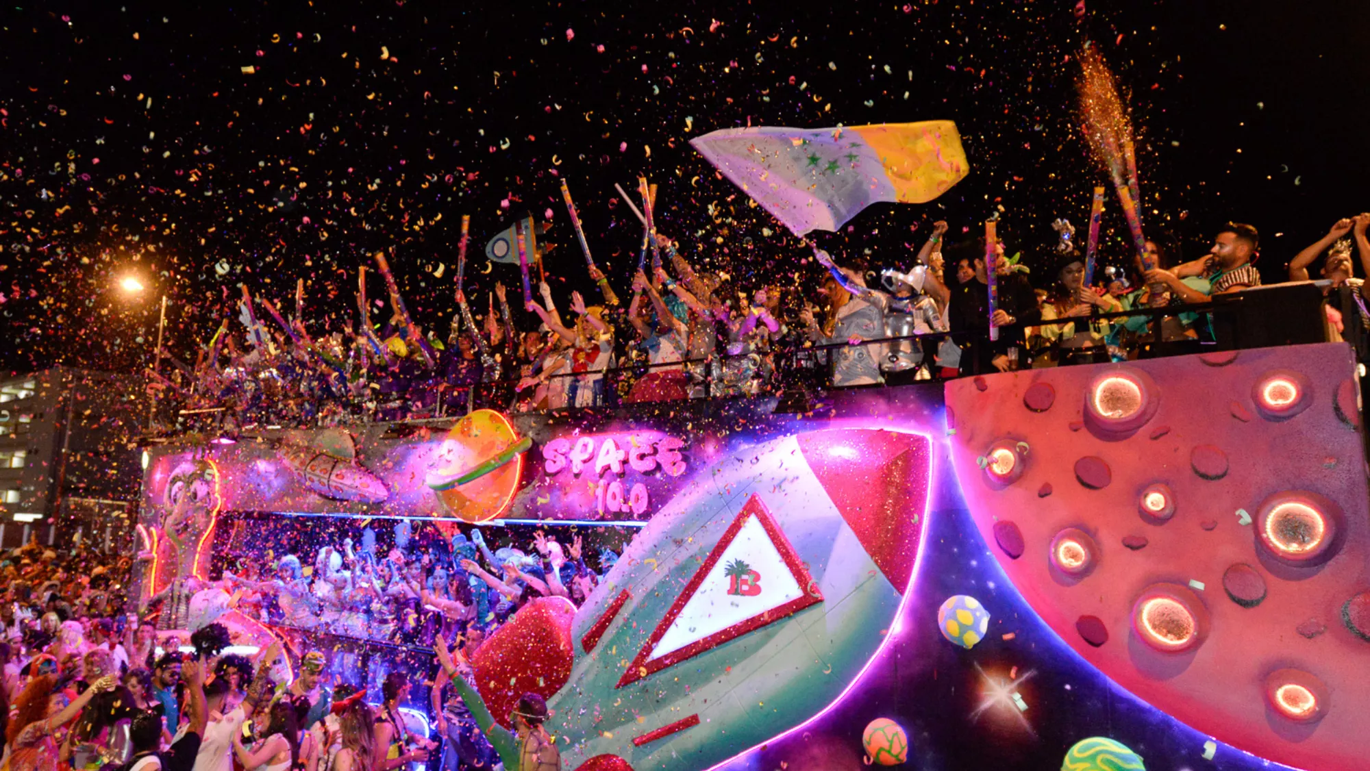 Imagen de una carroza en la Gran Cabalgata de Carnaval de Maspalomas / AYUNTAMIENTO DE SAN BARTOLOMÉ DE TIRAJANA