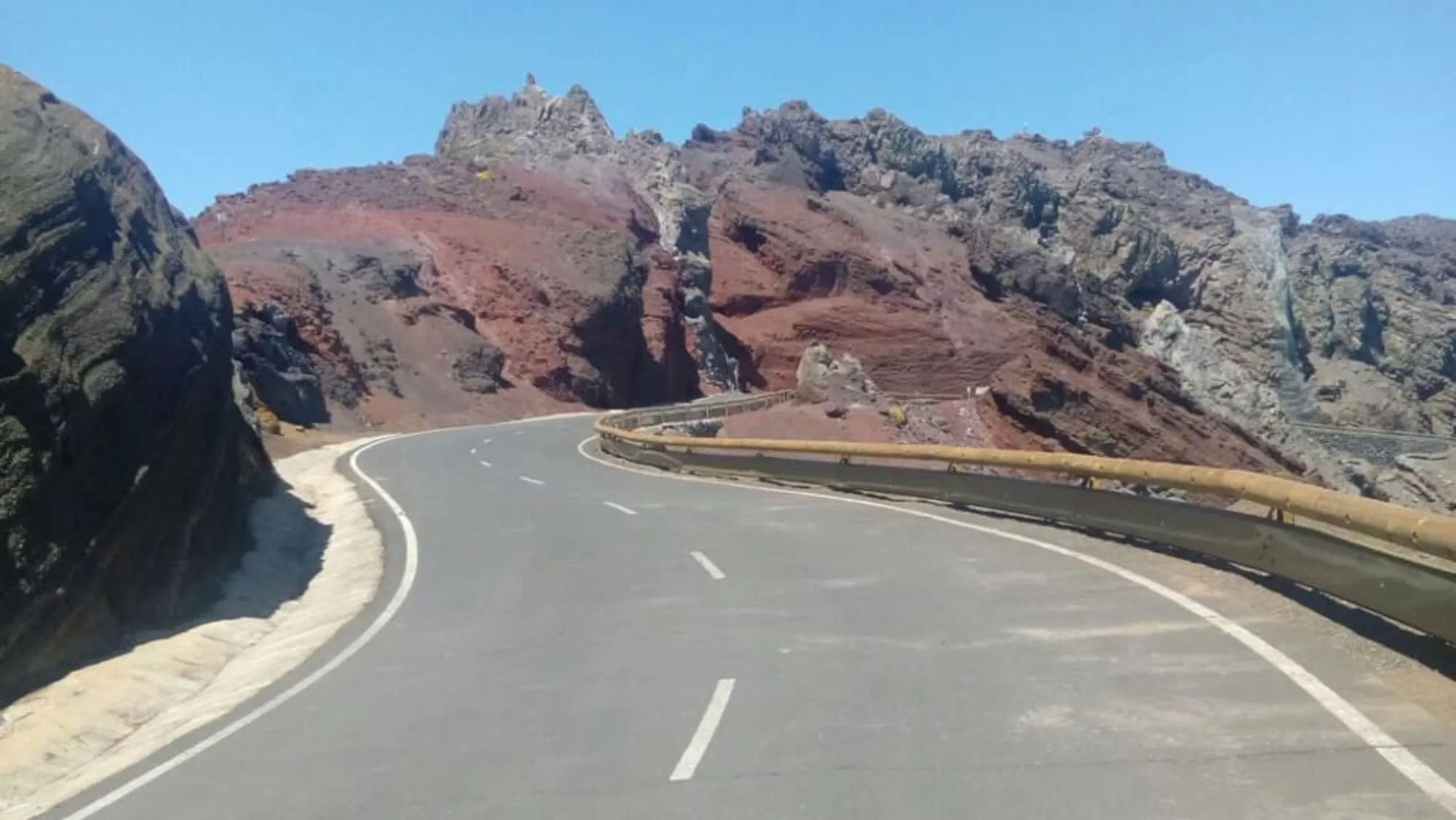 Carretera de acceso a Roque de Los Muchachos en La Palma / CEDIDA