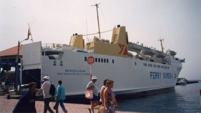 Foto antigua del barco a La Gomera / FRED OLSEN