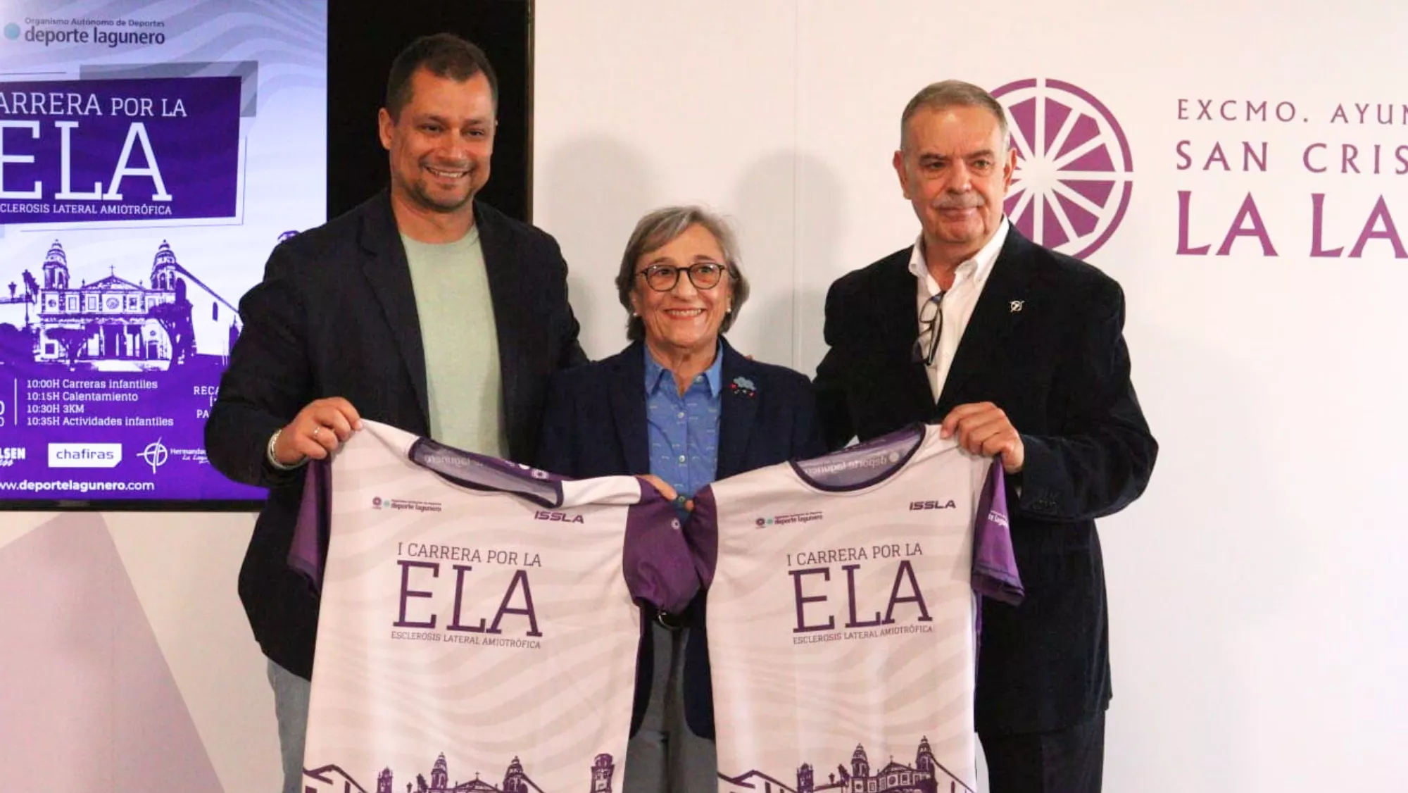 el presidente del Organismo Autónomo de Deportes, Badel Albelo; el presidente de la Junta de Hermandades y Cofradías de La Laguna, Juan Antonio Pérez; y la vicepresidenta de TeidELA, Hortensia Hernández. / AINOHA CRUZ-ATLÁNTICO HOY
