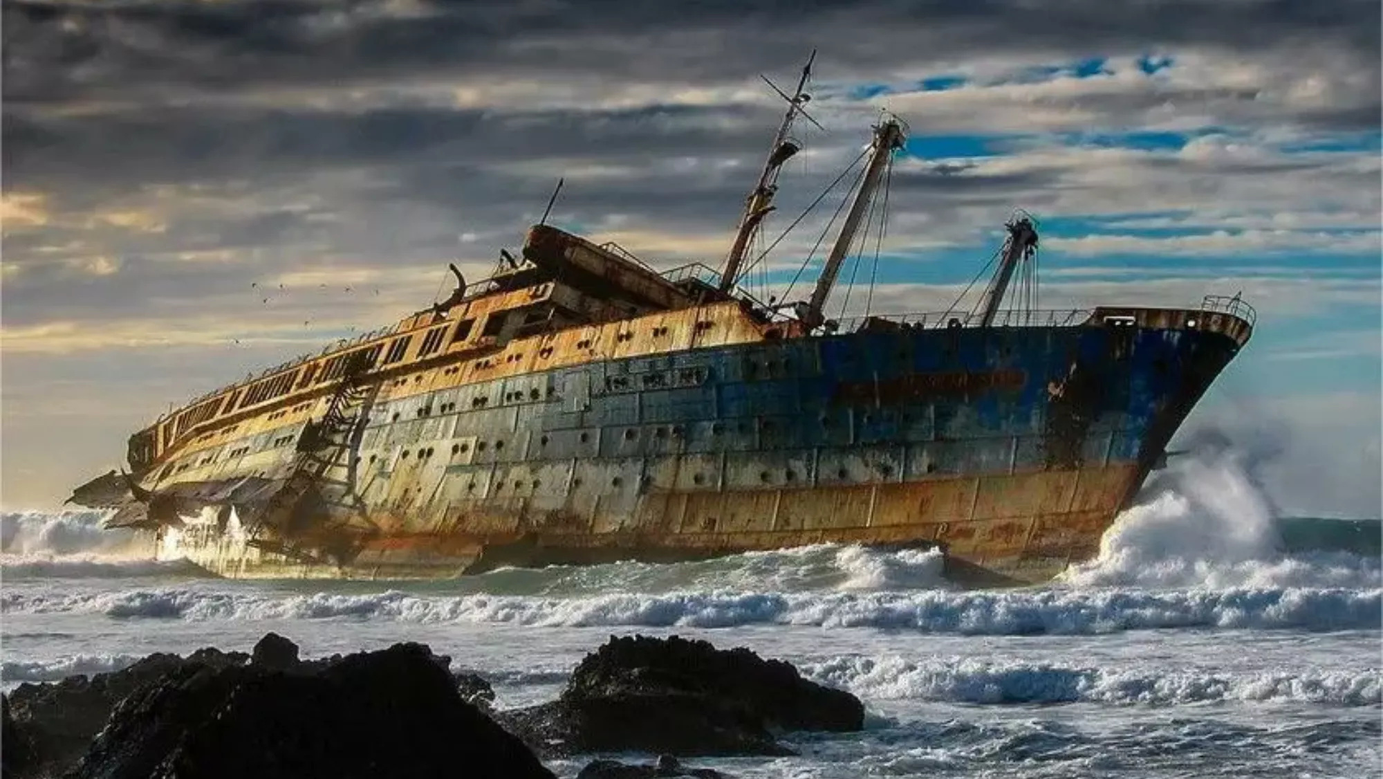 Barco SS America en Fuerteventura / REDES