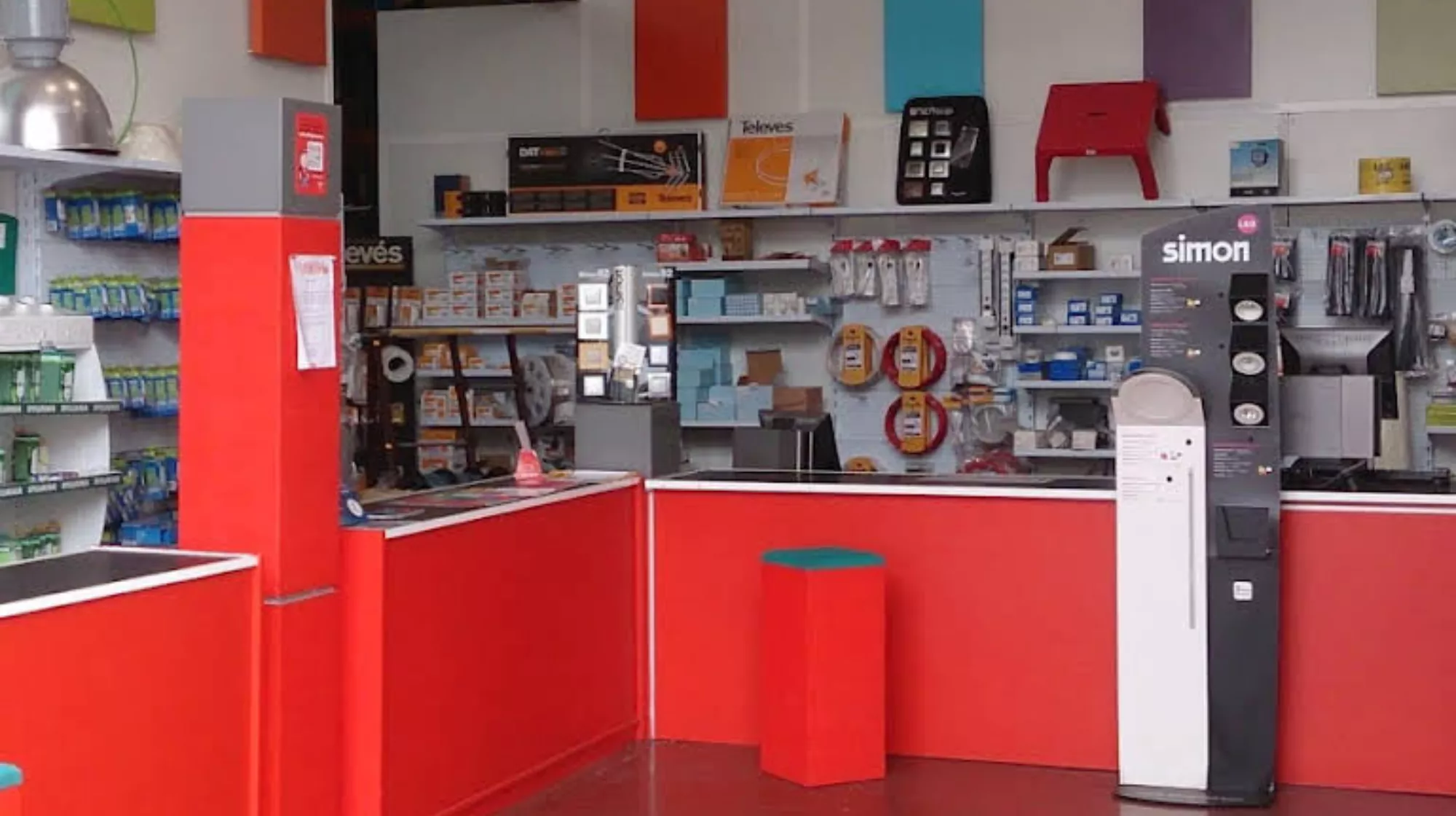 Interior de un punto de venta de Electro Berma./ WEB