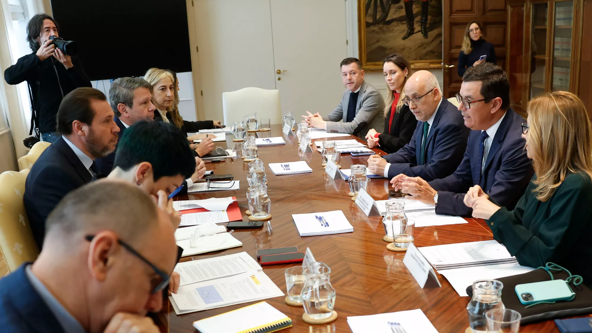 Reunión entre el Ministerio de Transportes, la comunidad autónoma y los cabildos de Gran Canaria y Tenerife. / EFE
