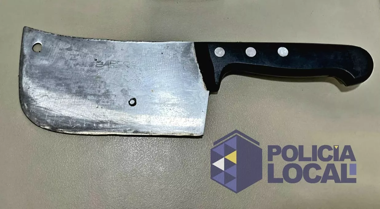 Machete con el que el hombre amenazó a su pareja. / CEDIDA