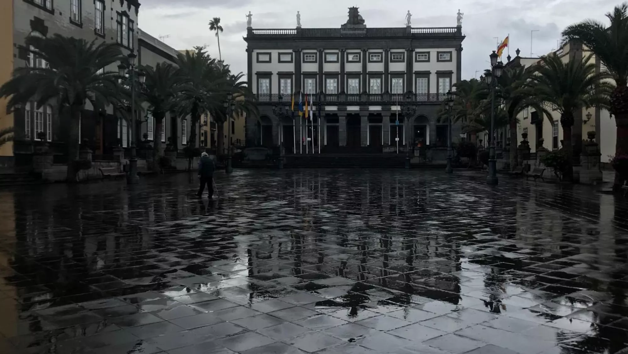 Imagen de lluvia y frío en una dana en Canarias / AH 