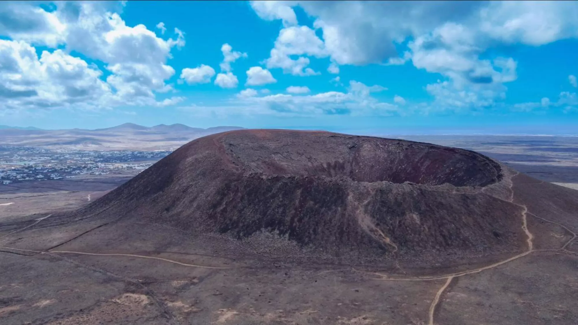 Imagen del sendero que parece Marte / HOLA ISLAS CANARIAS