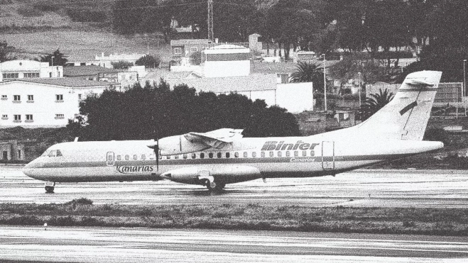 Avión de Binter en pista / MINISTERIO DE TRANSPORTES