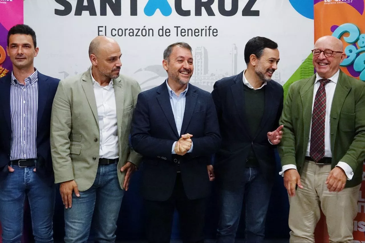 Alfonso Cabello, portavoz del Gobierno de Canarias (segundo por la izquierda), en la presentación del Cook Music Fest / CEDIDA