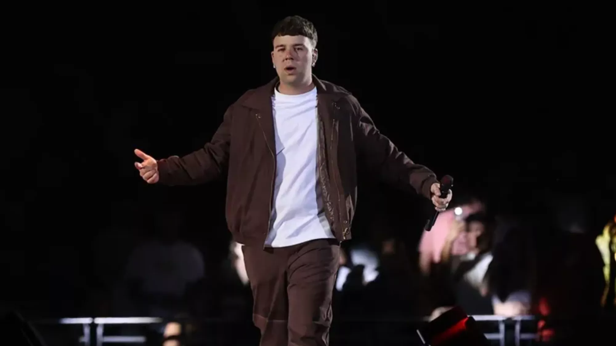 Quevedo, en el primer concierto de su primera gira, en el Gran Canaria Arena. / EFE