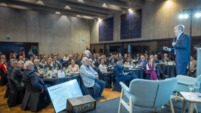 Fernando Clavijo con empresarios / GOBIERNO DE CANARIAS