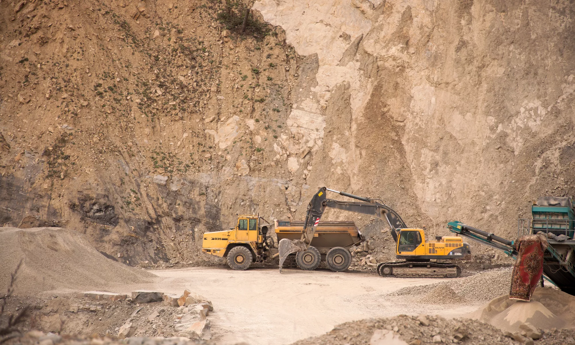 Imagen de una mina, infraestructura que se haría para extraer las tierras raras.  CANVA