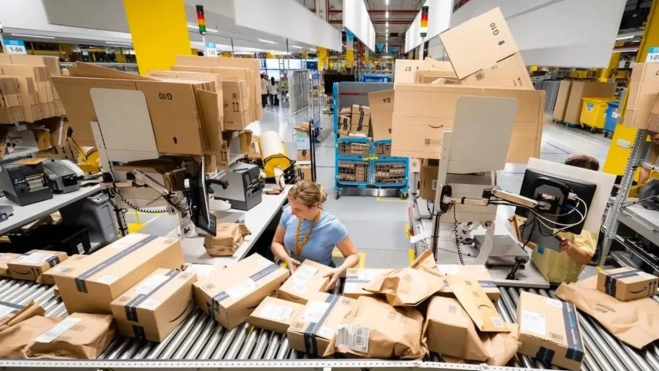 Unos almacenes de Amazon / EFE