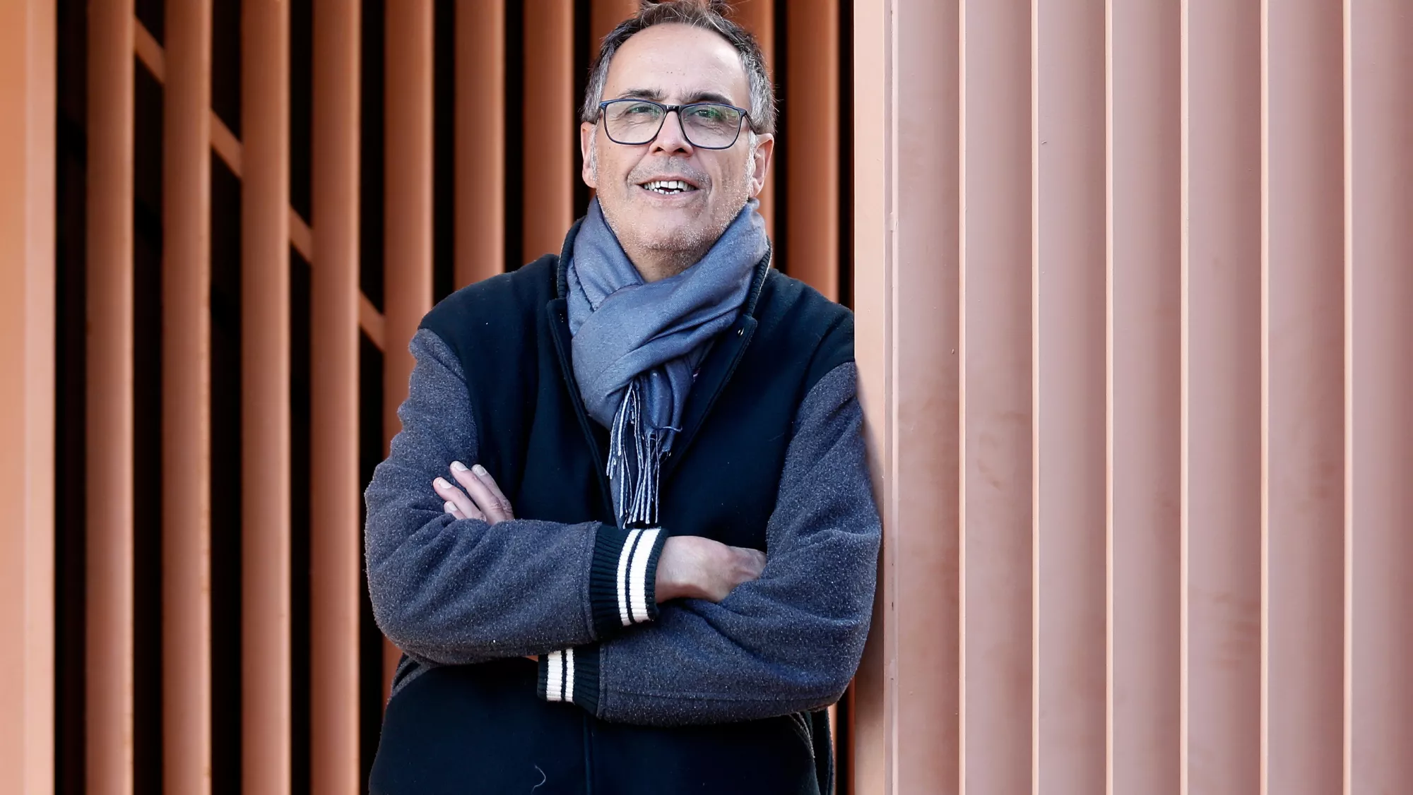 El escritor canario José Luis Correa / EFE - ANDREU DALMAU