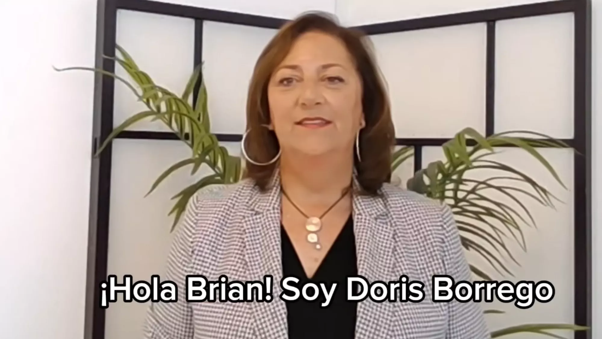 Doris Borrego, presidenta de Ascav en su vídeo al CEO de Airbnb / ASCAV
