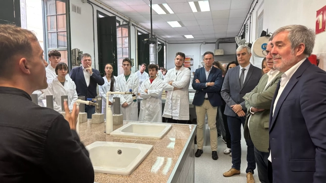 Alumnado del IES Politécnico, Fernando Clavijo y Poli Suárez / ATLÁNTICO HOY - MARCOS MORENO