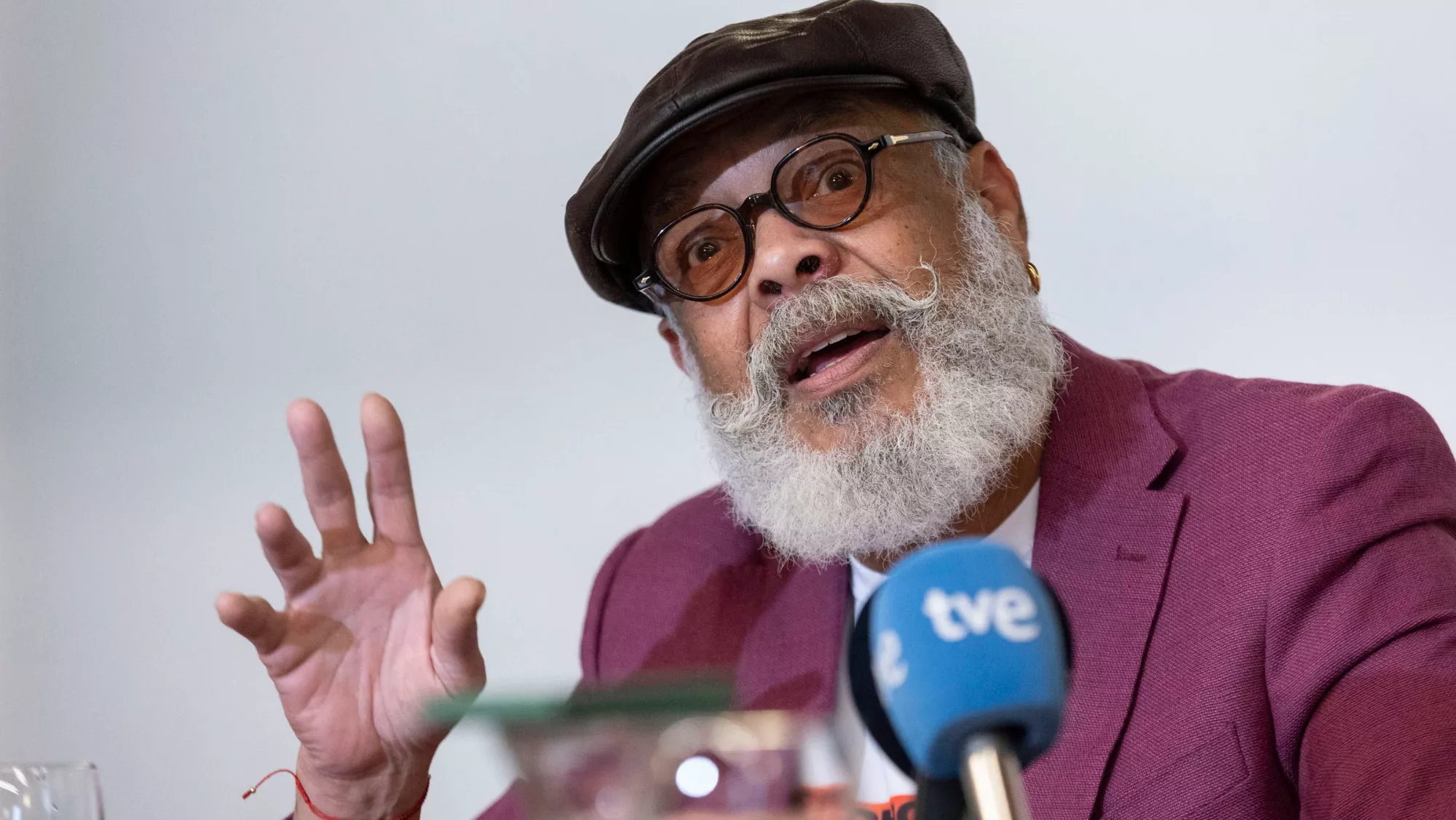 El cantante recorrerá varias islas dentro de su gira, en la que rememora su carrera musical / EFE - MIGUEL BARRETO