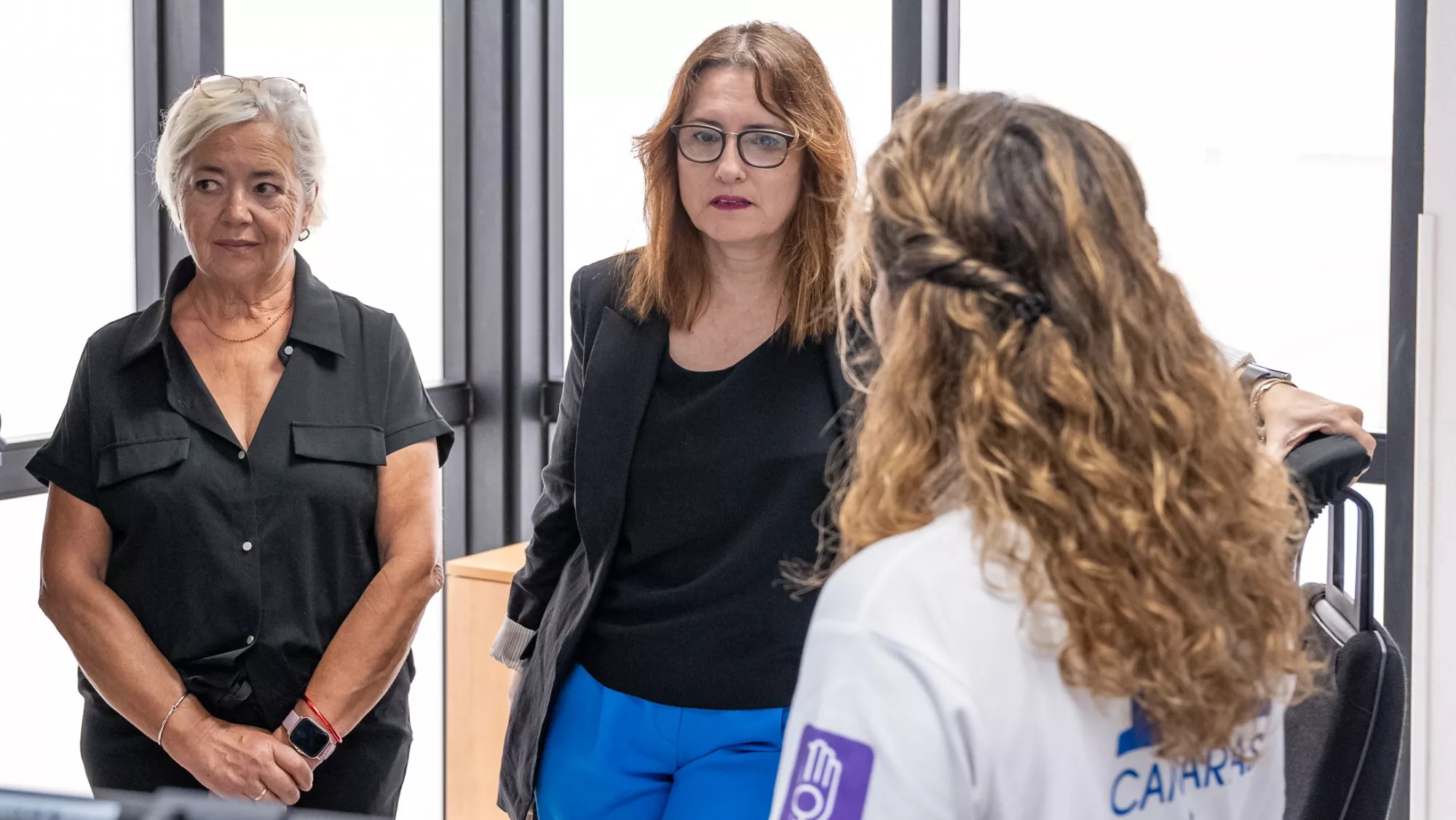 La Consejera Bienestar Social, Igualdad, Juventud, Infancia y Familias y la directora del ICI / CONSEJERÍA