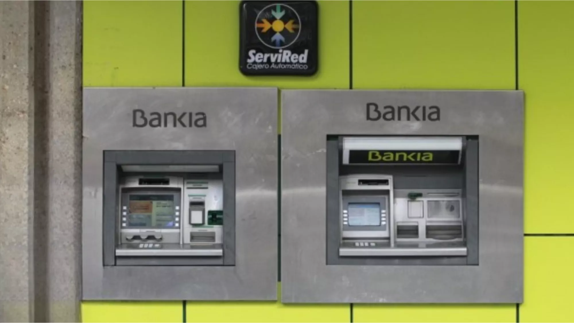 Enfermó de parkinson y su pareja le vacía la cuenta bancaria / EP