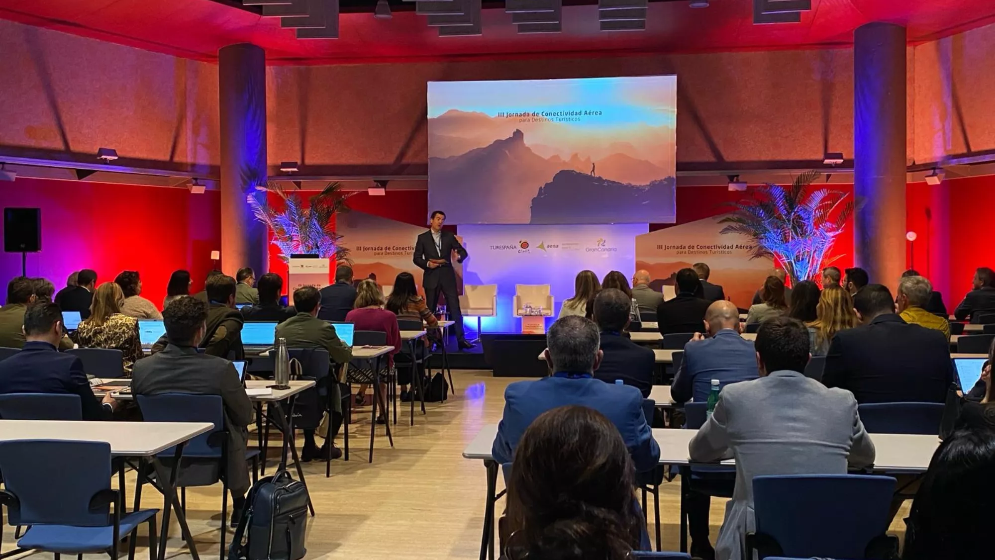 Profesionales del turismo y compañías aéreas se reúnen en la III edición de la Jornada de Conectividad Aérea para Destinos Turísticos / ATLÁNTICO HOY