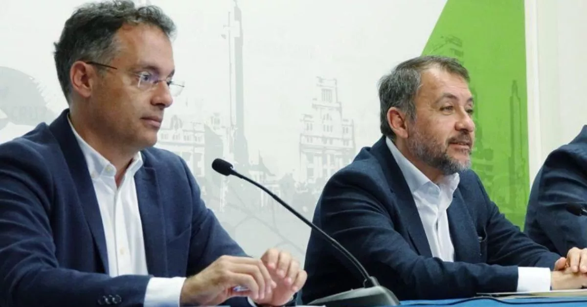 Carlos Tarife, concejal de Servicios Públicos, y José Manuel Bermúdez, alcalde de Santa Cruz de Tenerife, respectivamente / ARCHIVO