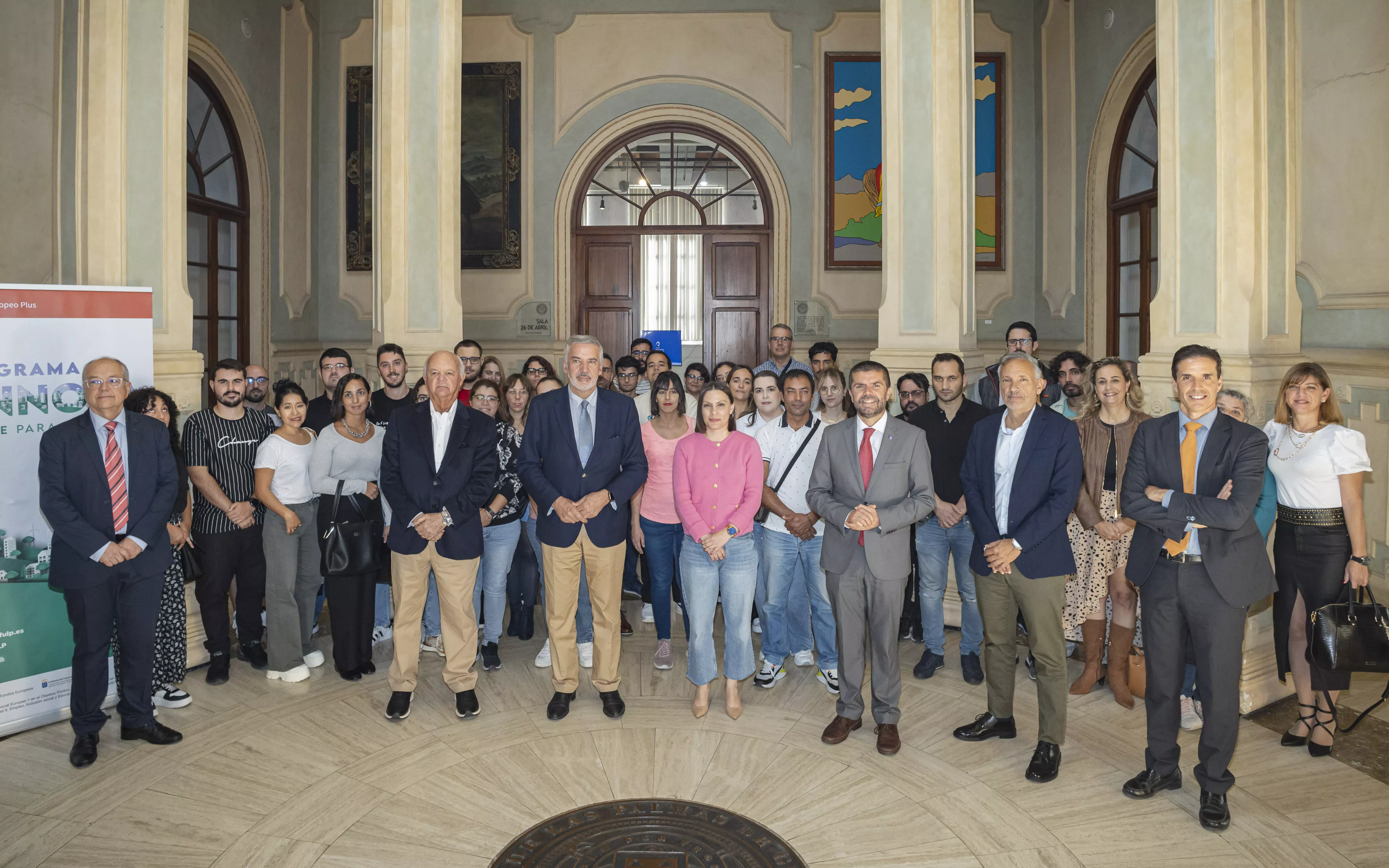 Autoridades, responsables de entidades y participantes de Diginnova. / CEDIDA 