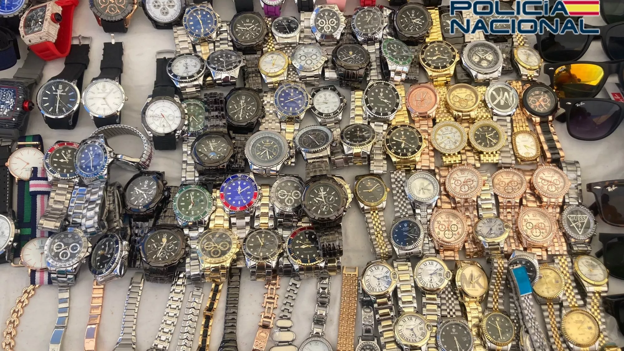 Objetos falsificados / POLICÍA NACIONAL