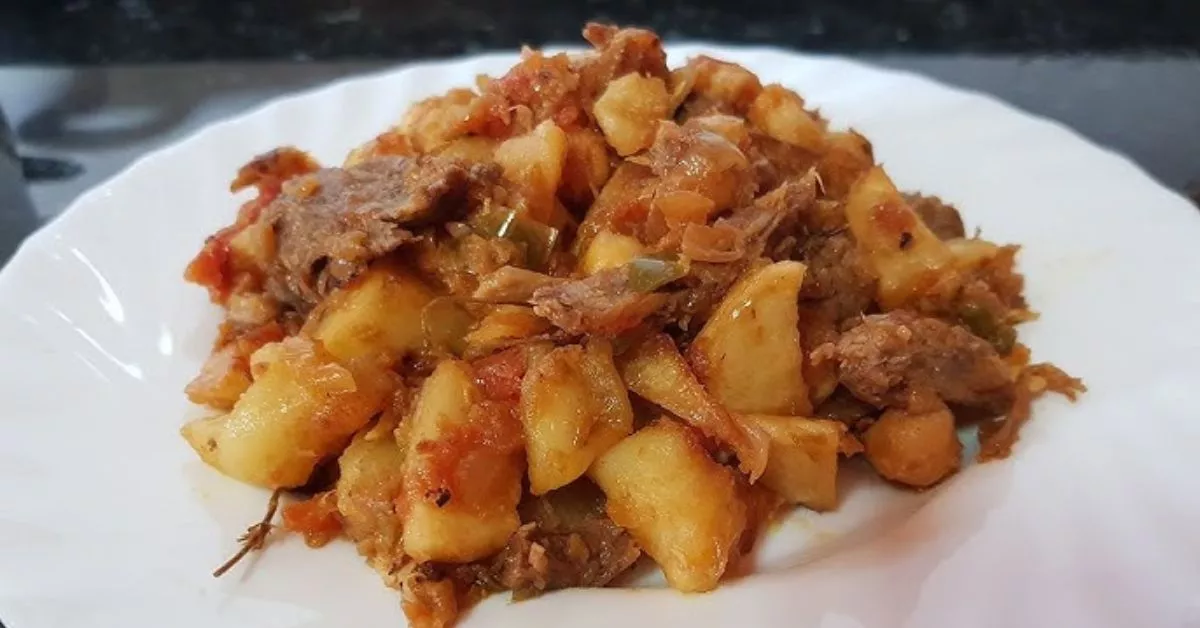 La ropa vieja es un plato tradicional de alto poder calórico ya que combina garbanzos, carne y papas./ REDES.