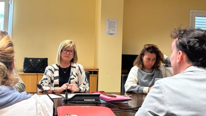 Inmaculada Medina durante la comisión de pleno / ATLÁNTICO HOY - MARCOS MORENO Inmaculada Medina durante la comisión de pleno / ATLÁNTICO HOY - MARCOS MORENO