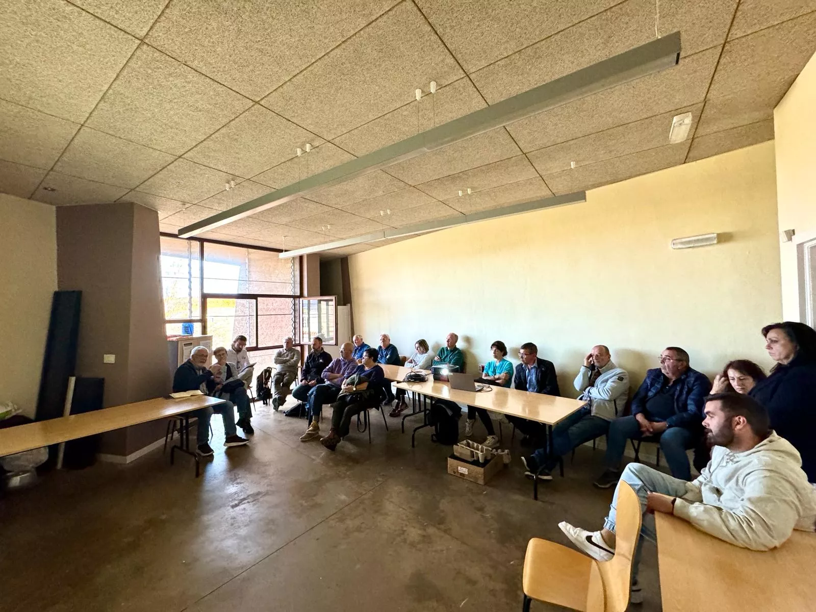 Reunión entre distintas asociaciones de vecinos de La Laguna, además de usuarios del camino de Las Peras / AH