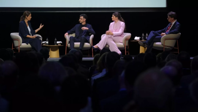 Los galardonados con los Premios Nacionales de Innovación y Diseño Jordi Iranzi García, Natalia Rodríguez Núñez Milara y Álvaro Catalán de Ocón / EFE - ÁNGEL MEDINA G.