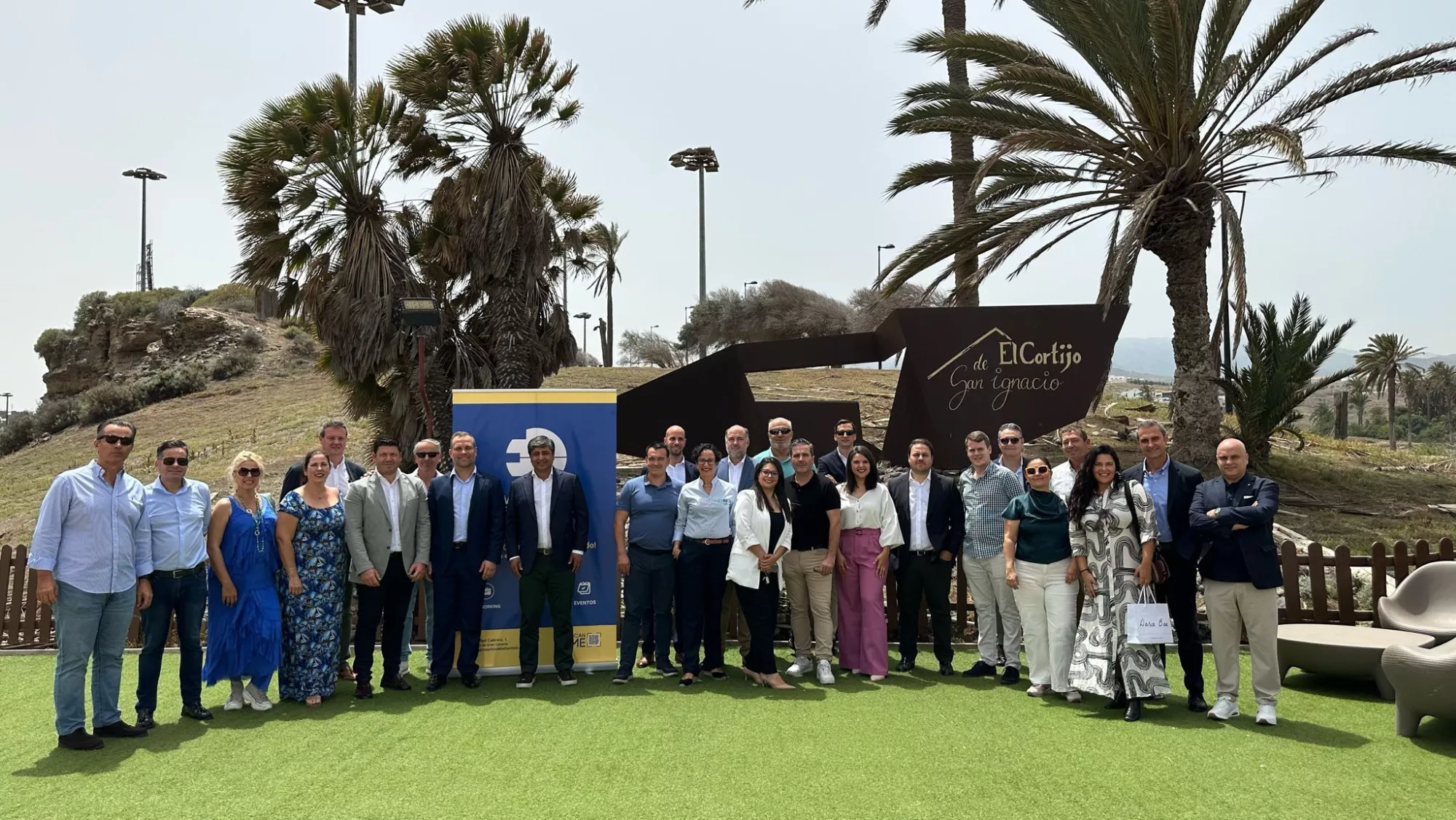 La Asociación de Empresarios del Atlántico en una comida empresarial tras visitar a la empresa Fund Grube./ CEDIDA