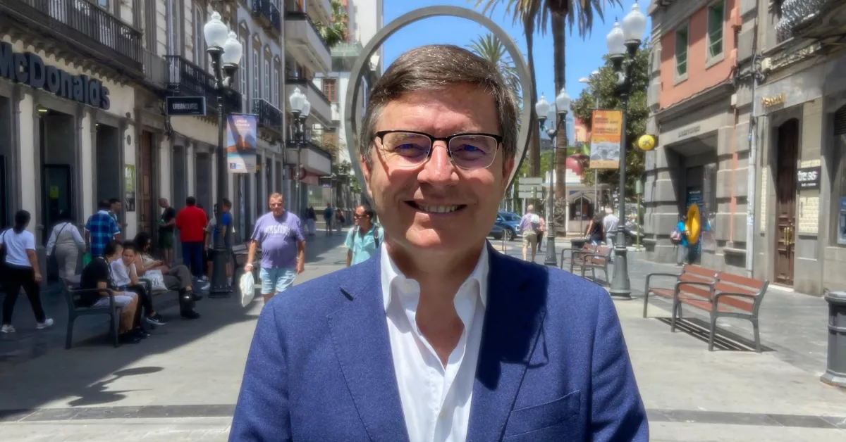 Nicasio Galván, portavoz de Vox en el Parlamento de Canarias, considera ilógico implantar el cobro de una ecotasa turística en las Islas. / AH