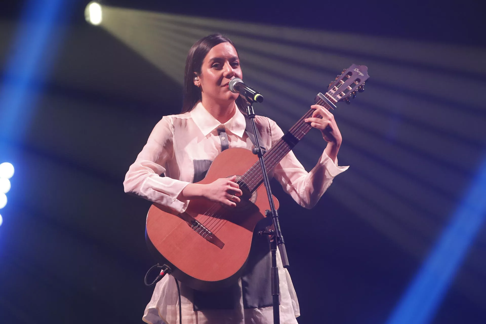 Valeria Castro, durante la actuación que ofreció en la gala. / JAVIER CEBOLLADA-EFE
