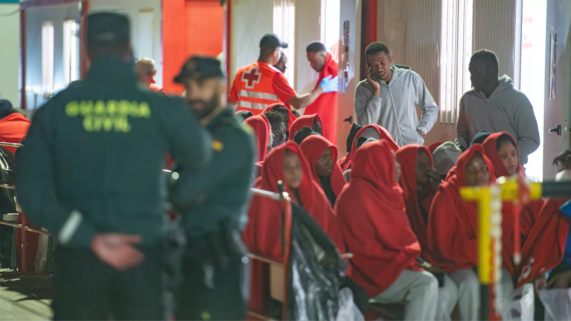 Llegada de personas migrantes a El Hierro y Lanzarote tras el rescate de Salvamento Marítimo / EFE - CARLOS DE SÁA