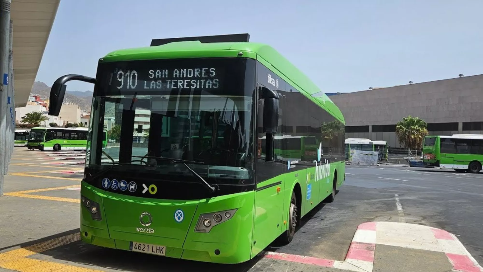 Línea 910 de Titsa, desde el Intercambiador hasta Las Teresitas./ CEDIDA