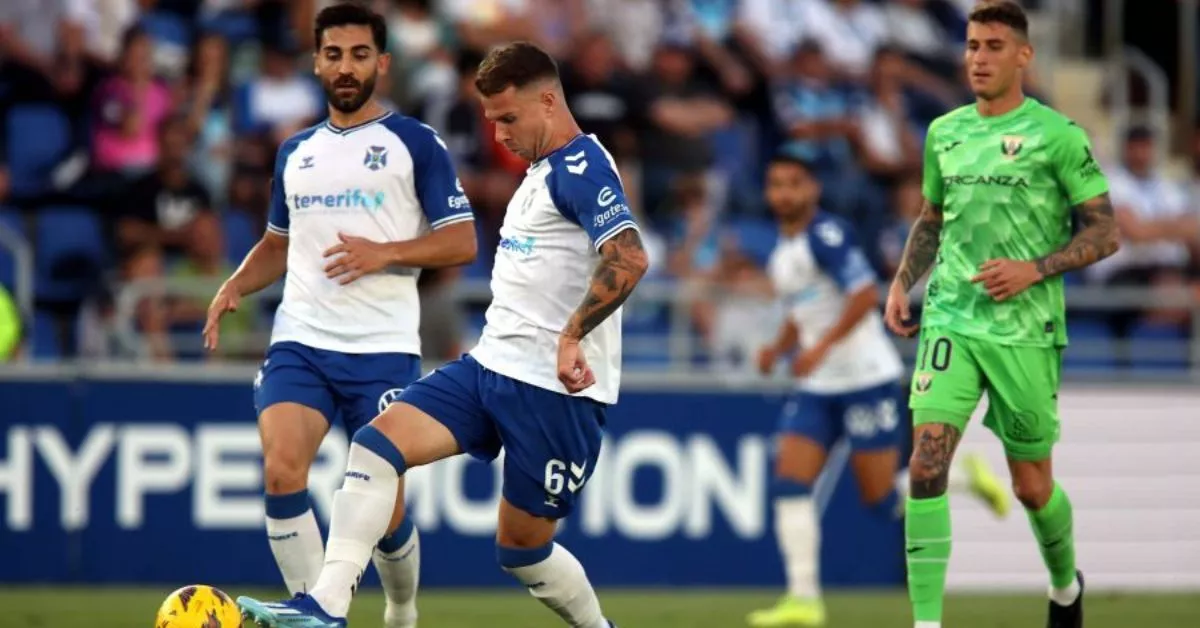 Tenerife y Leganés empataron en un choque aburrido que terminó con empate a cero y una pobre imagen de los blanquiazules en el Heliodoro./ LALIGA. 