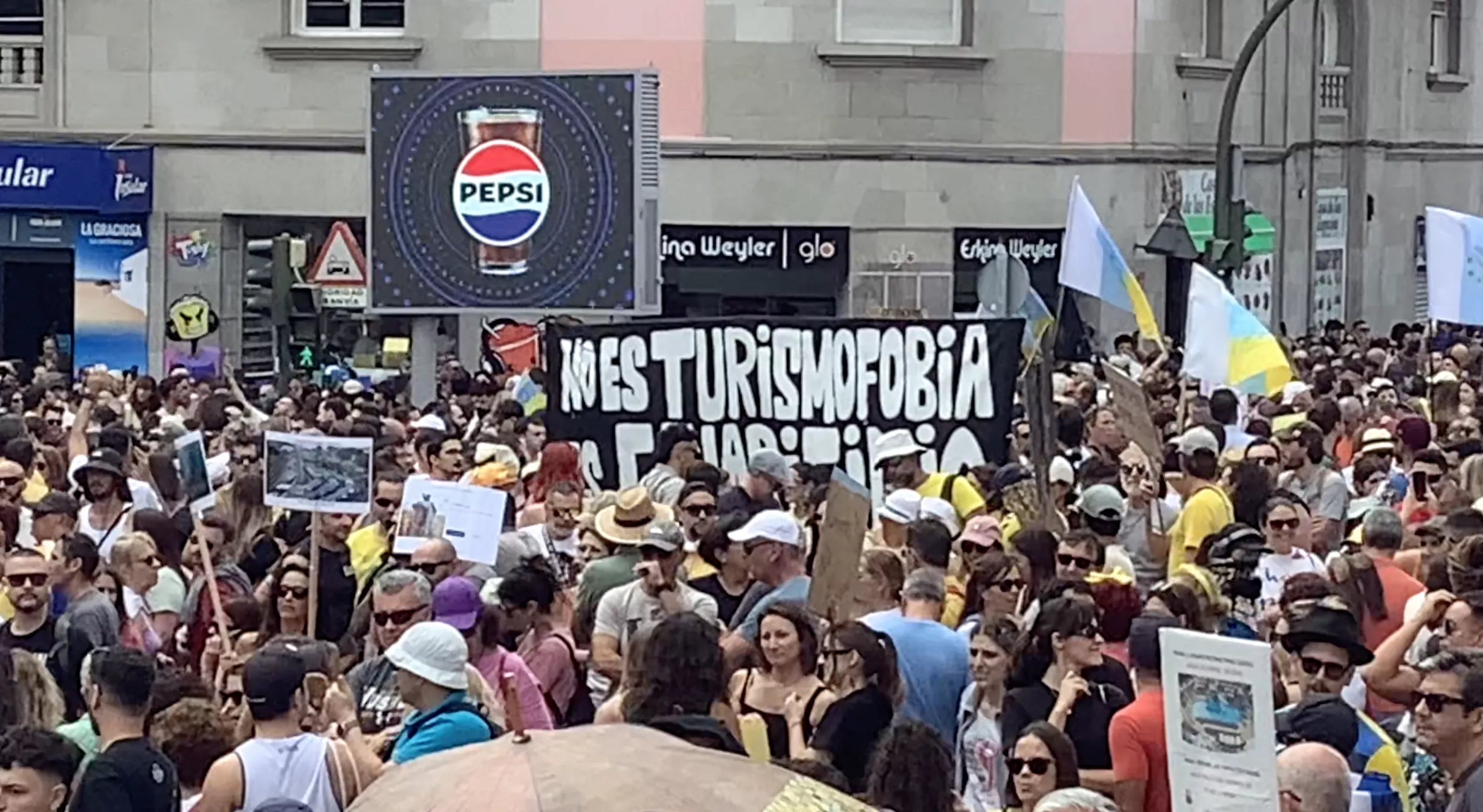 Manifestación del 20A en Tenerife./ AH - JOSE WILLIS