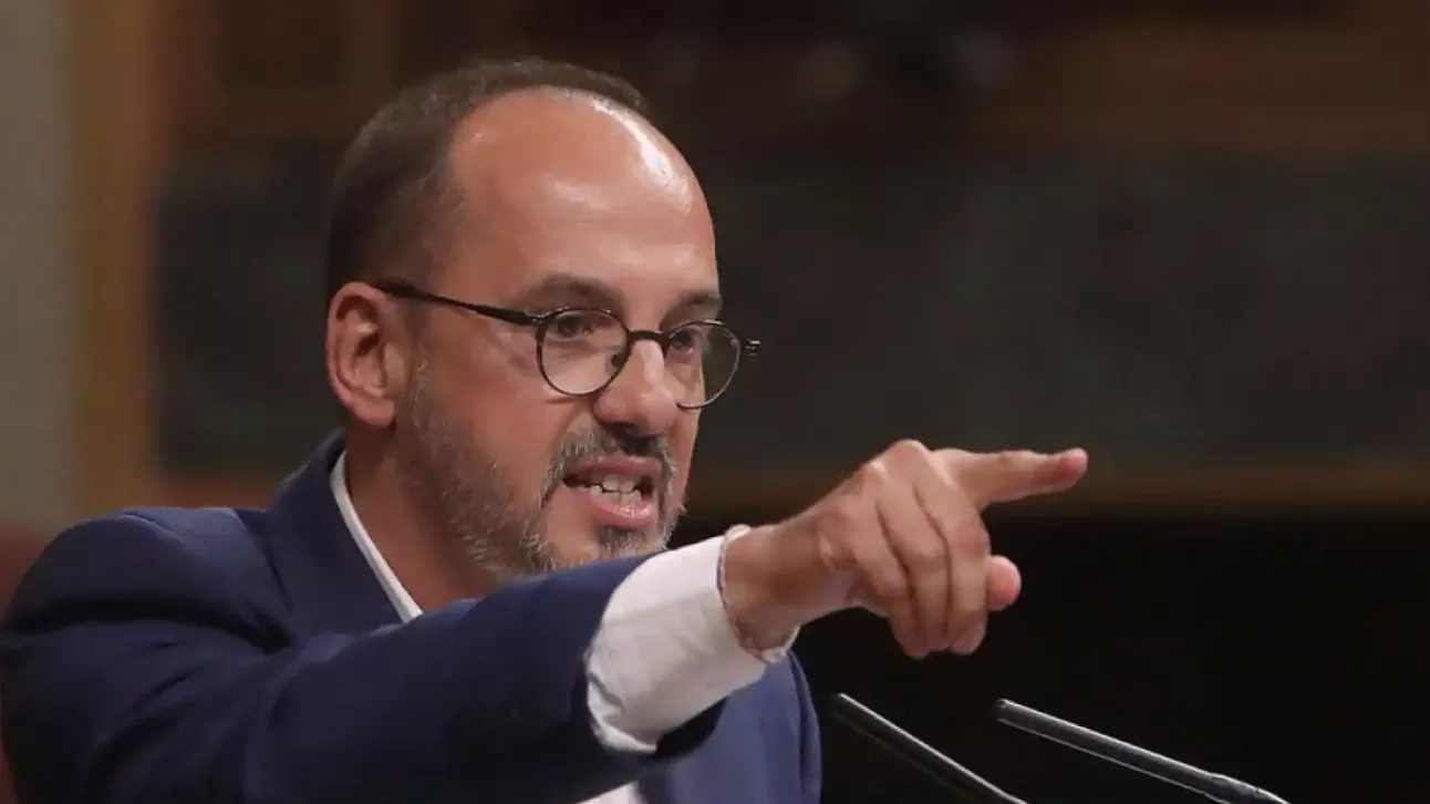 El conseller de Derechos Sociales de la Generalitat de Cataluña, Carles Campuzano./ EFE