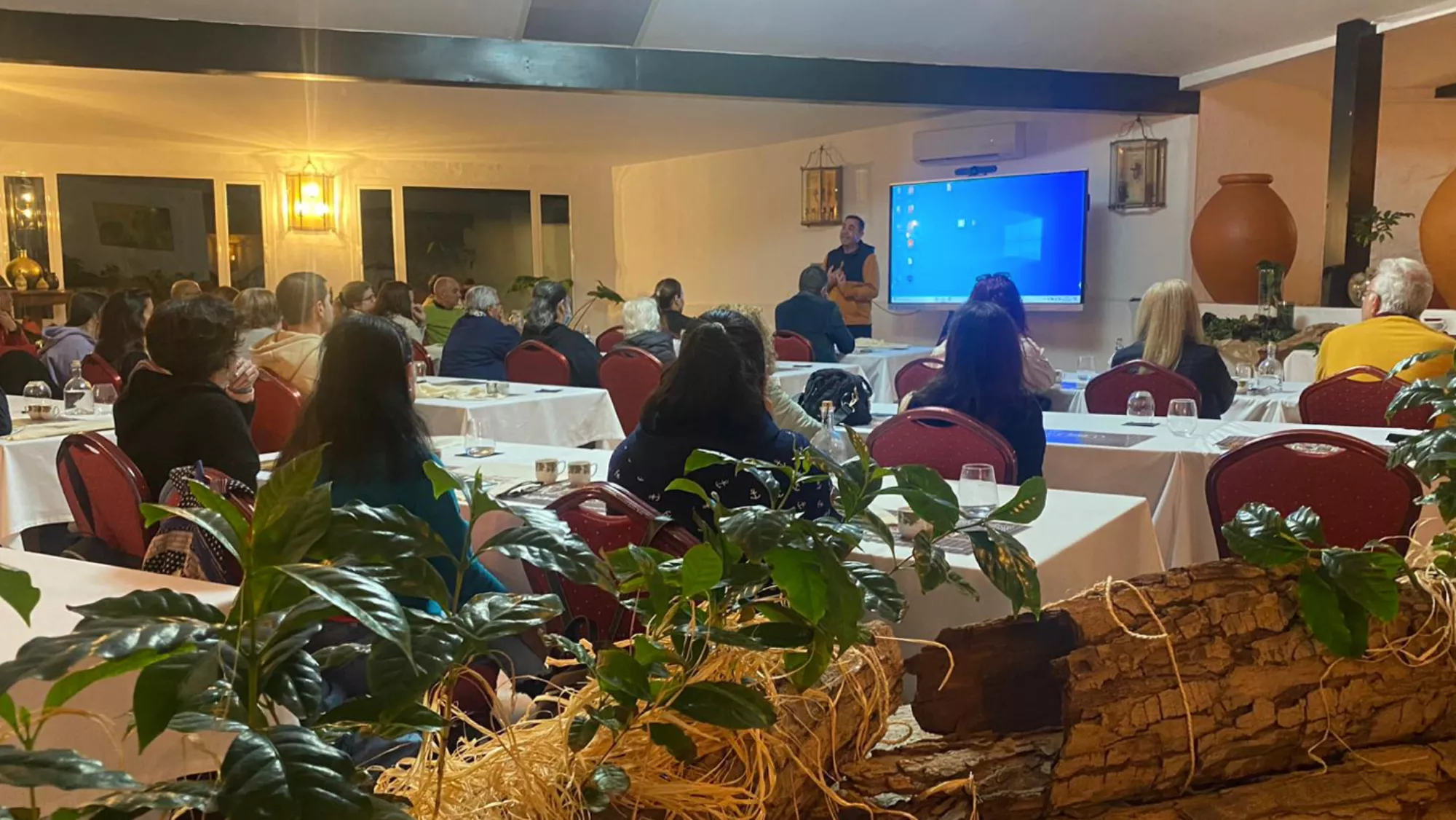 Proyecto Café de Mujer / AYUNTAMIENTO DE AGAETE Proyecto Café de Mujer / AYUNTAMIENTO DE AGAETE