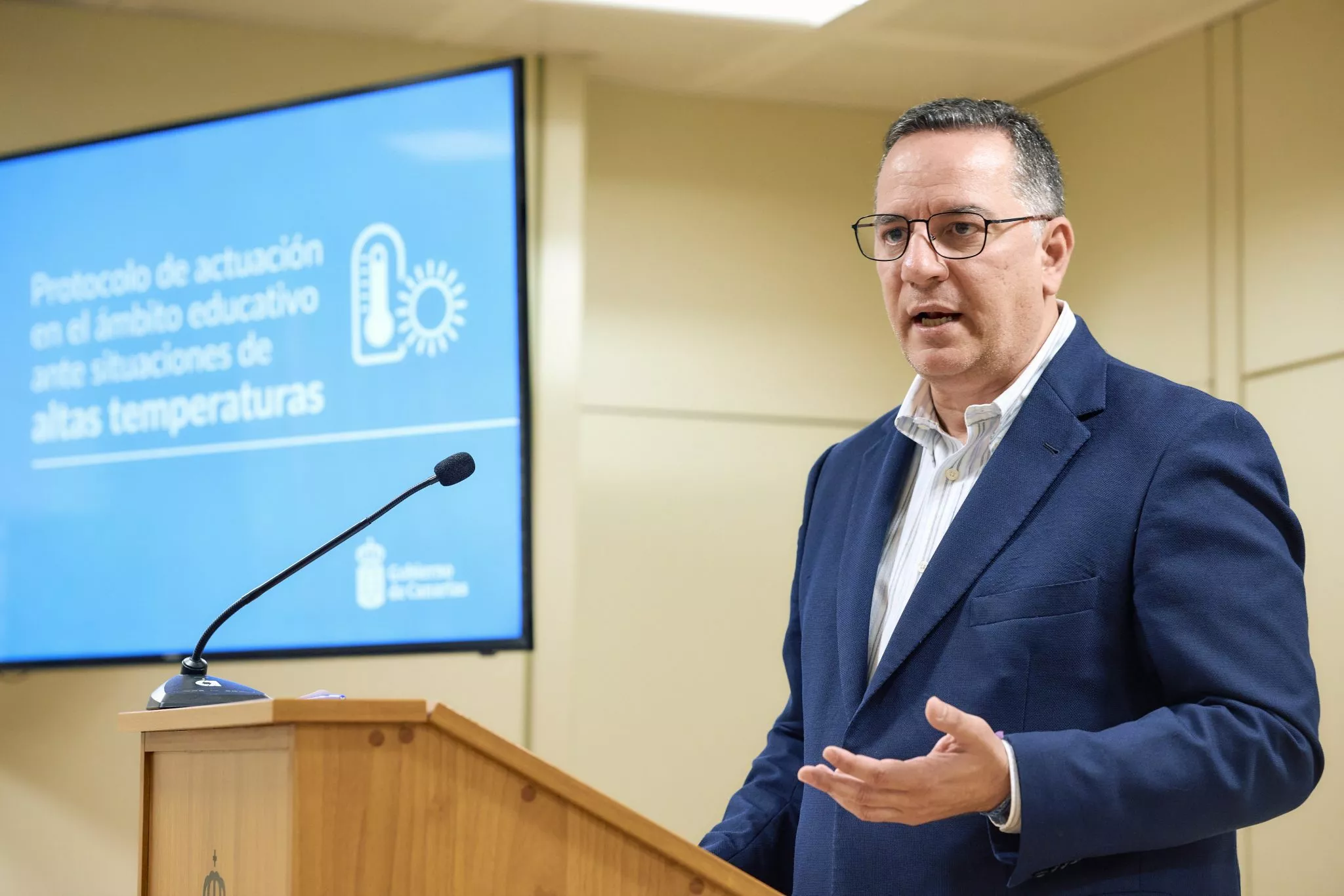 El consejero de Educación, Poli Suárez. / GOBIERNO DE CANARIAS