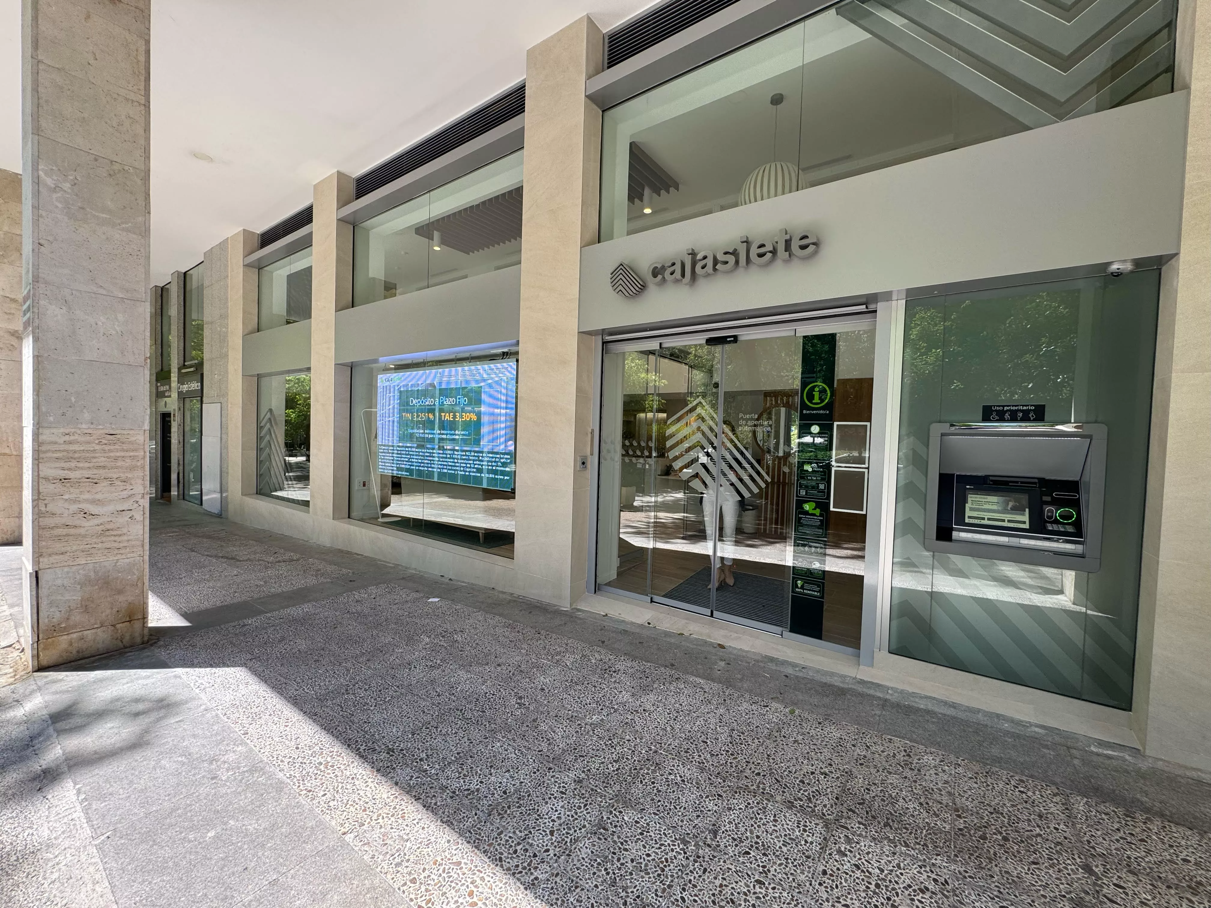 Nueva oficina de Cajasiete en Madrid. / CEDIDA