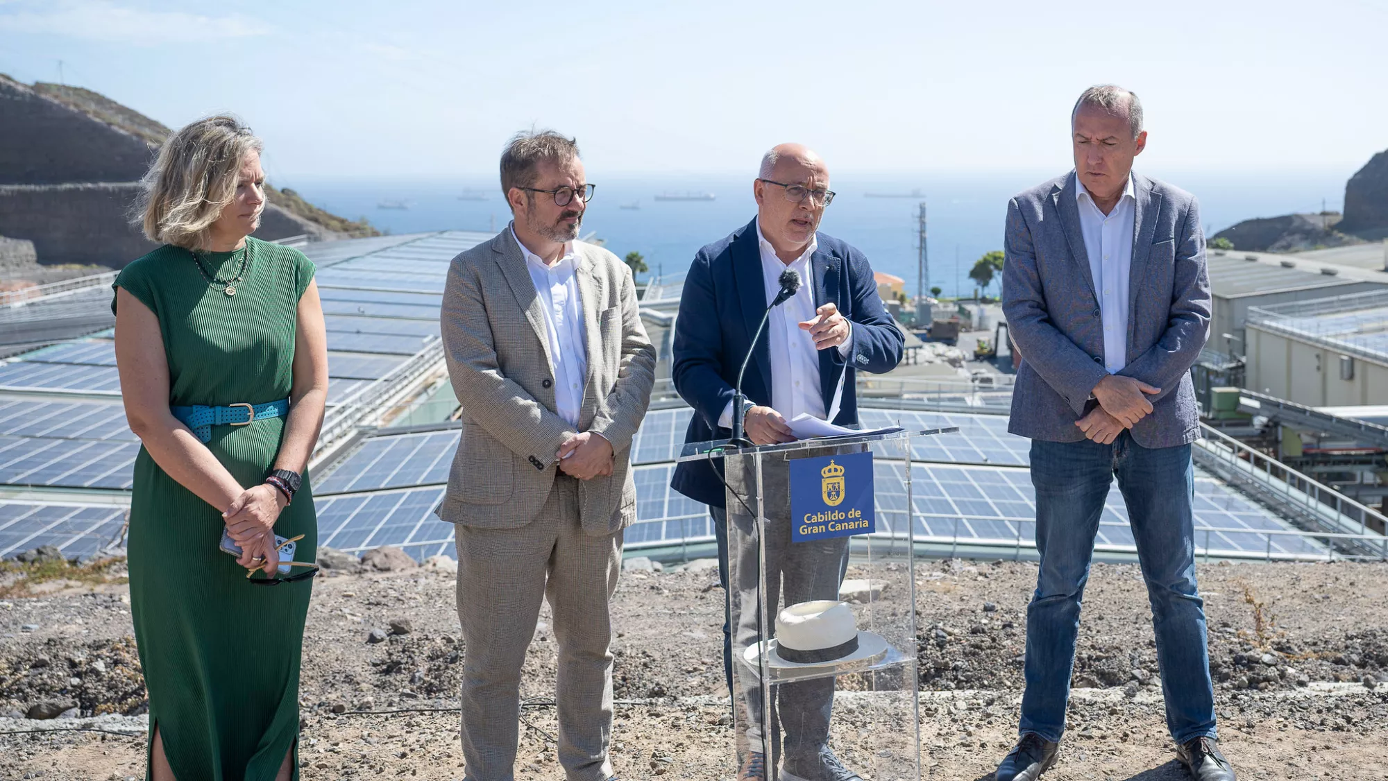 Las autoridades presentan la nueva planta fotovoltaica / CABILDO DE GRAN CANARIA