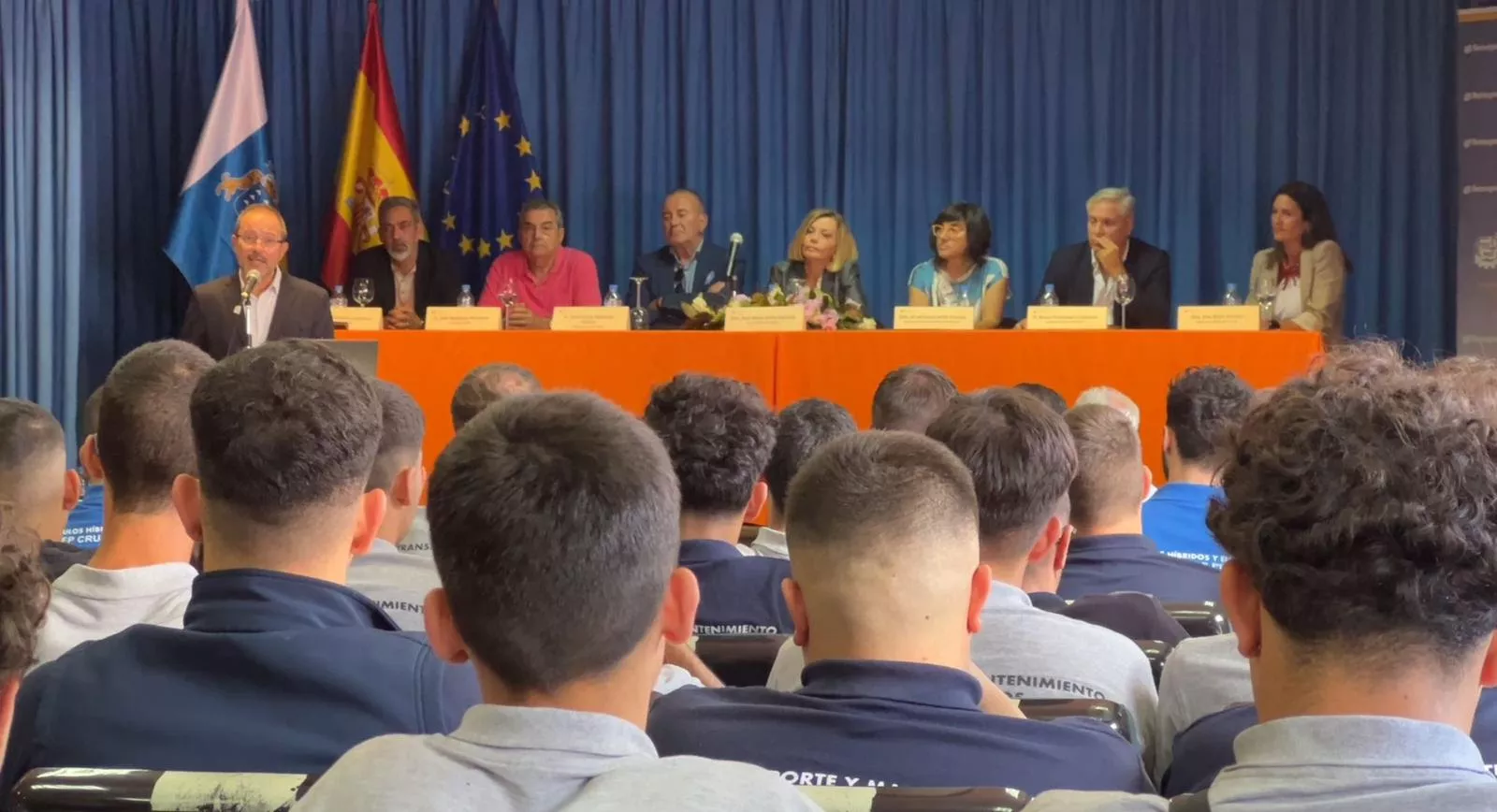 Visita institucional en el CIFP Cruz de Piedra. / CEDIDA