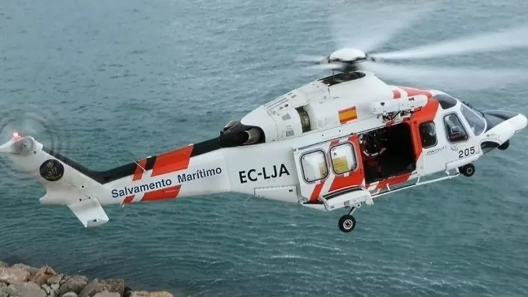 Helicóptero de Salvamento Marítimo./ SASEMAR