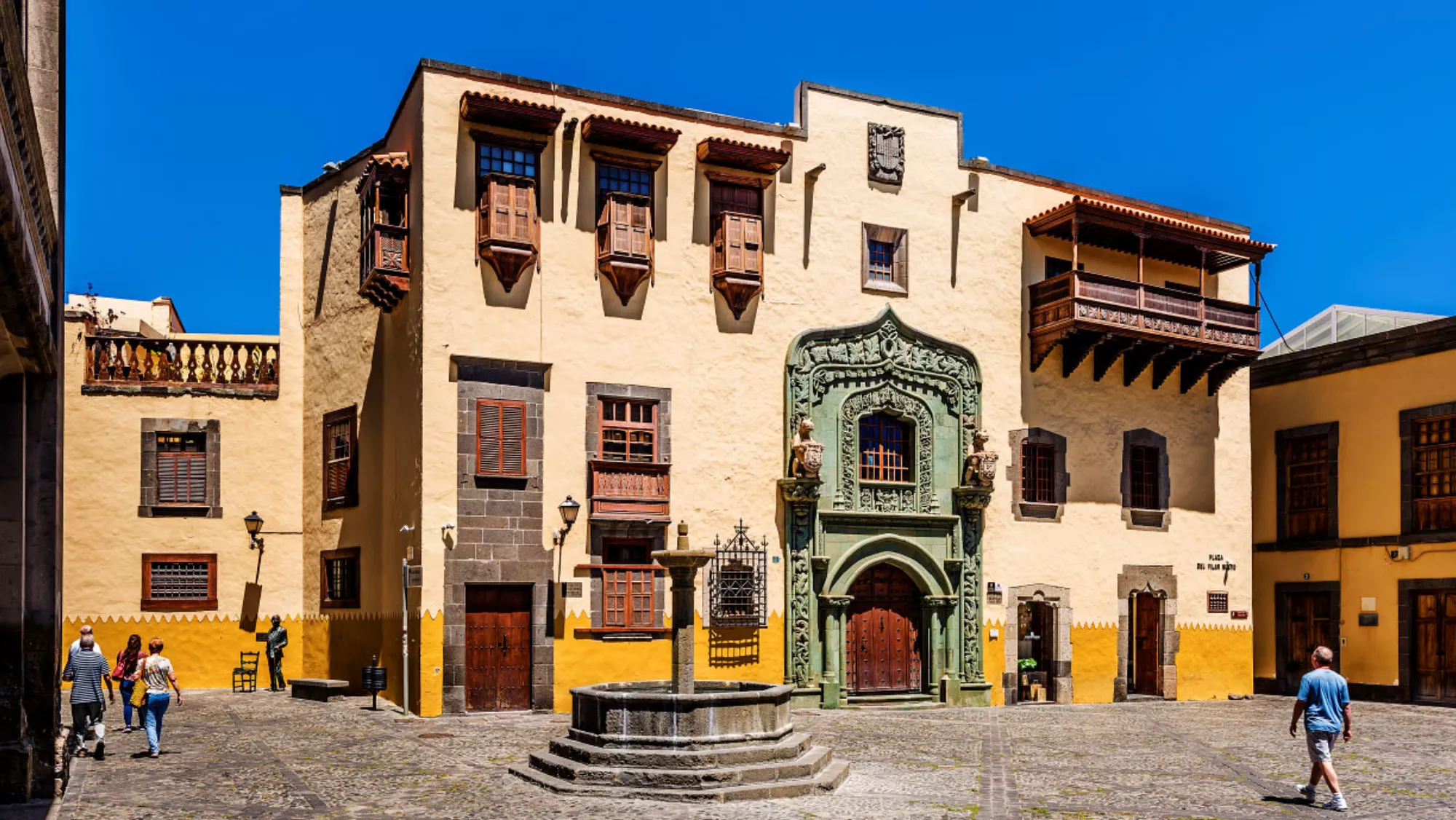 Imagen de la calle de estilo colonial en Las Palmas de Gran Canaria, la fachada de la casa Colón / AYUNTAMIENTO DE LAS PALMAS DE GRAN CANARIA