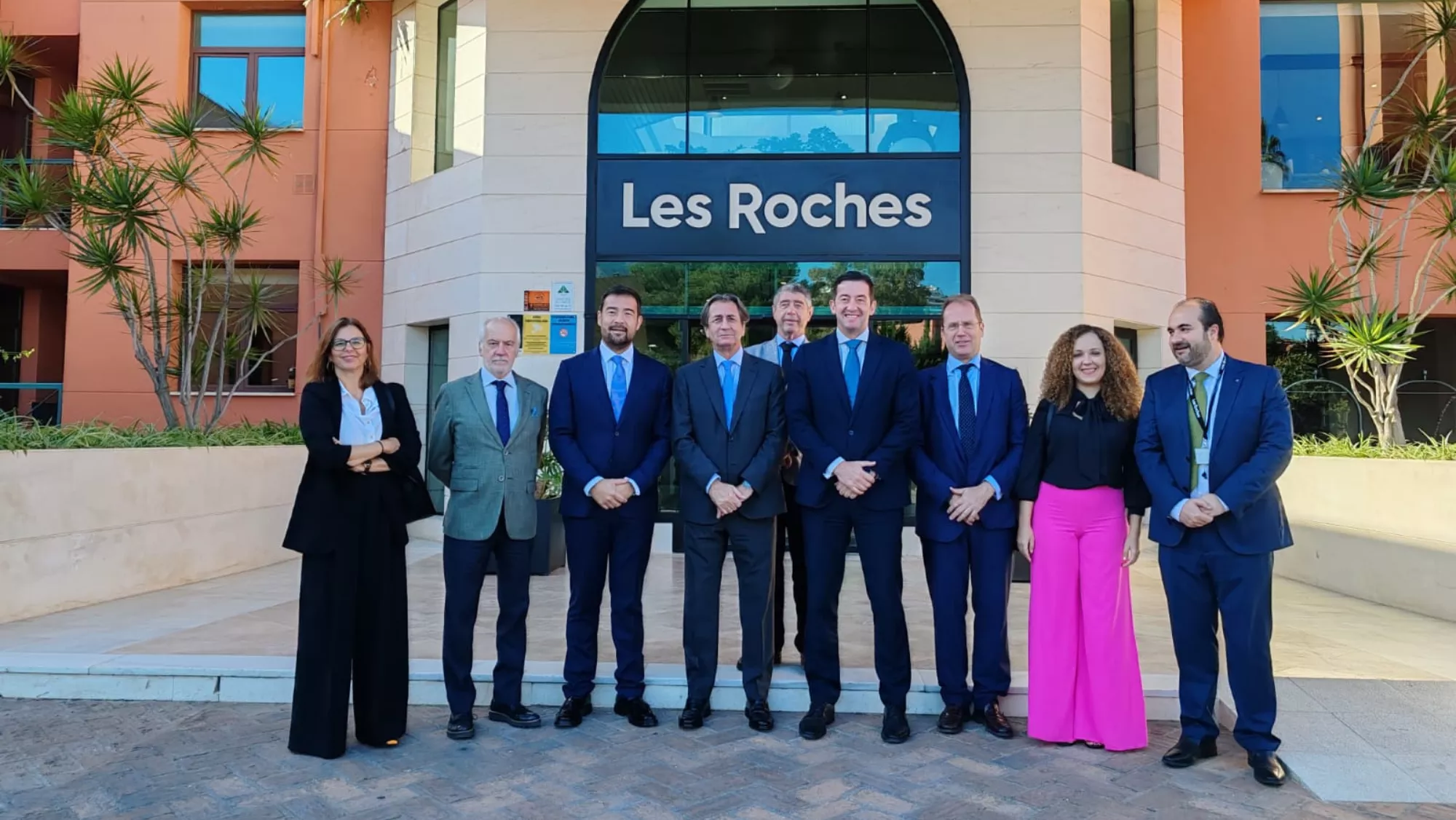 Foto de familia en Les roches / CÁMARA DE COMERCIO DE GRAN CANARIA