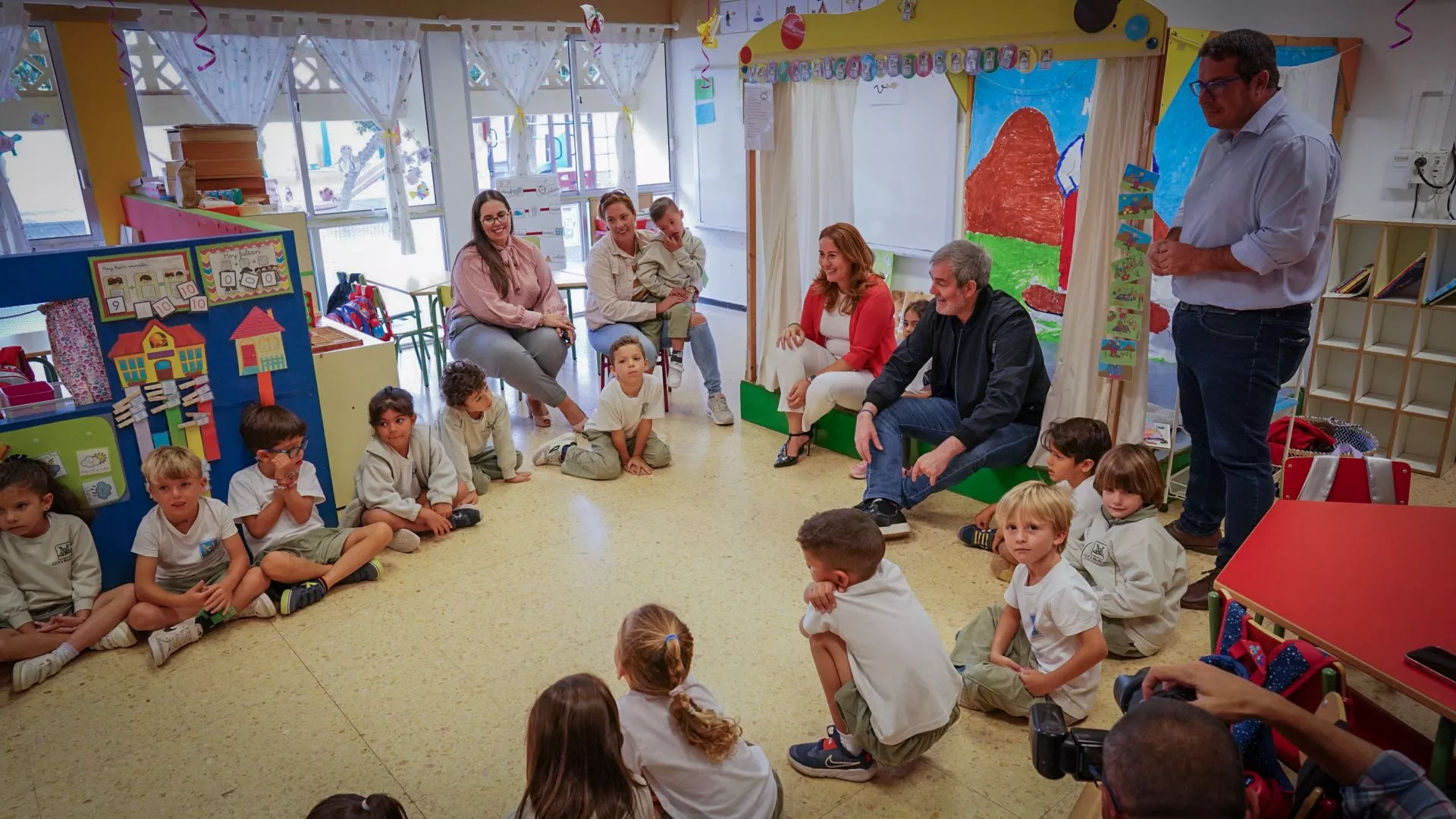 Visita del presidente del Gobierno de Canarias, Fernando Clavijo, CEIP Millares Carló./ CEDIDA